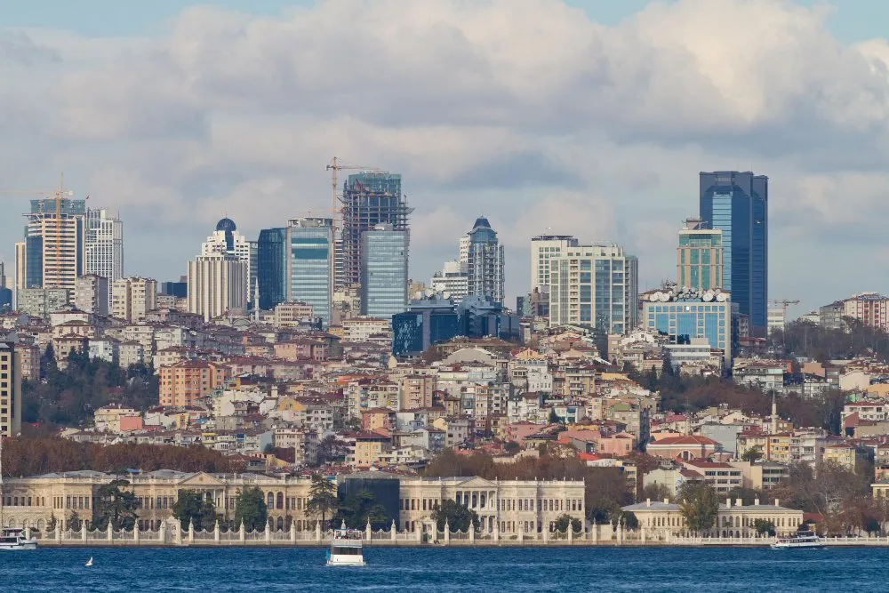 Zahnmedizinisches Wunder in Istanbul: Warum die Welt für ein neues Lächeln in die Türkei reist