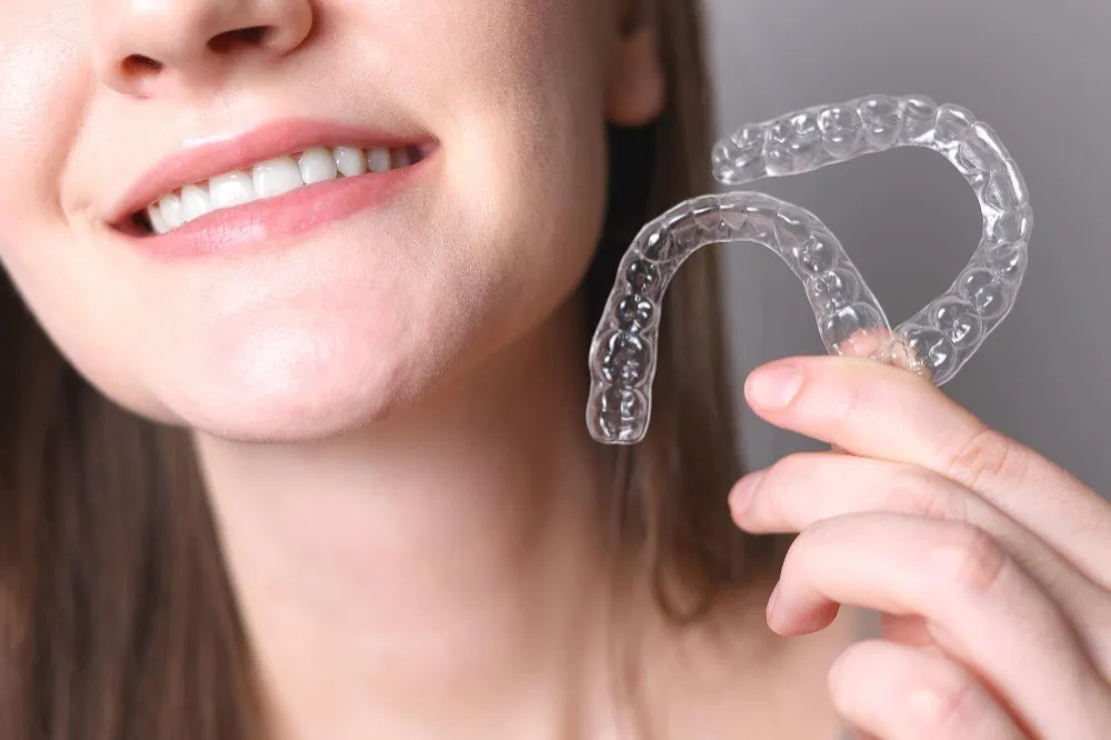 Invisalign (Durchsichtige Zahnschienen)